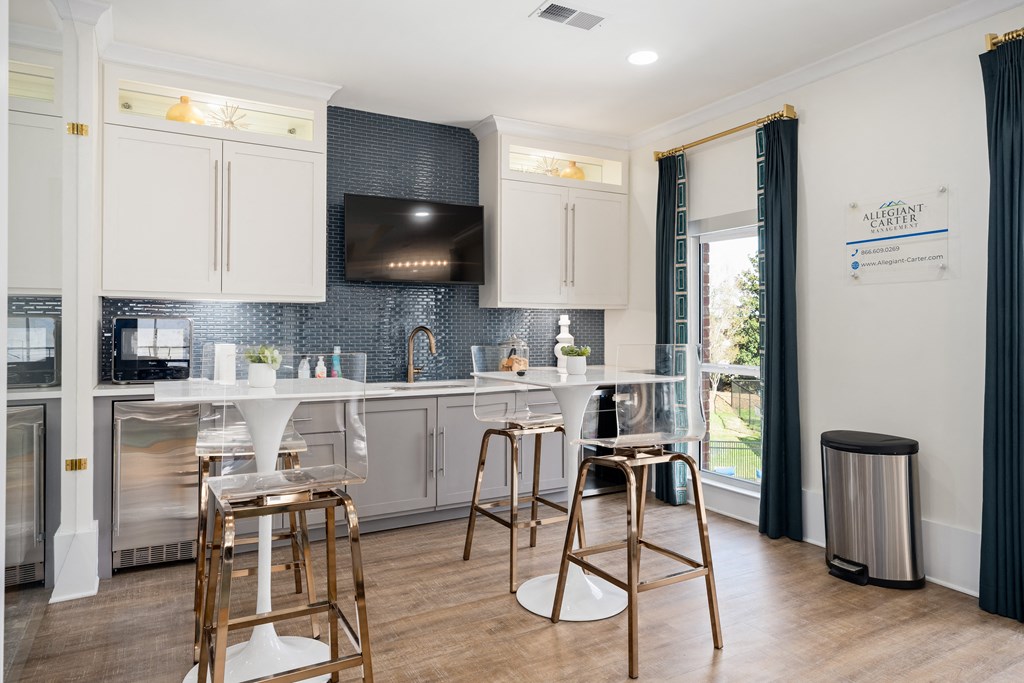 Leasing Office at Chace Lake